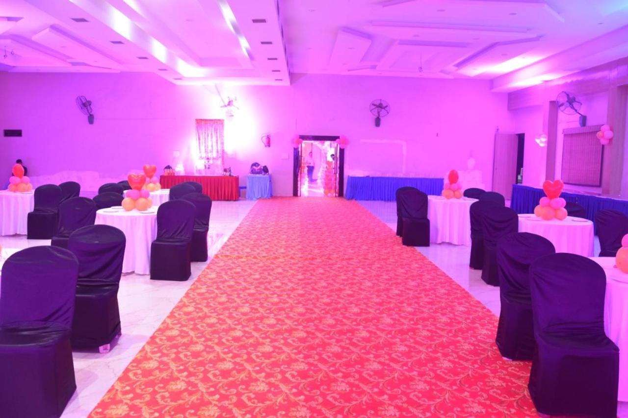 Hotel Royal Regency Bori  Bagian luar foto