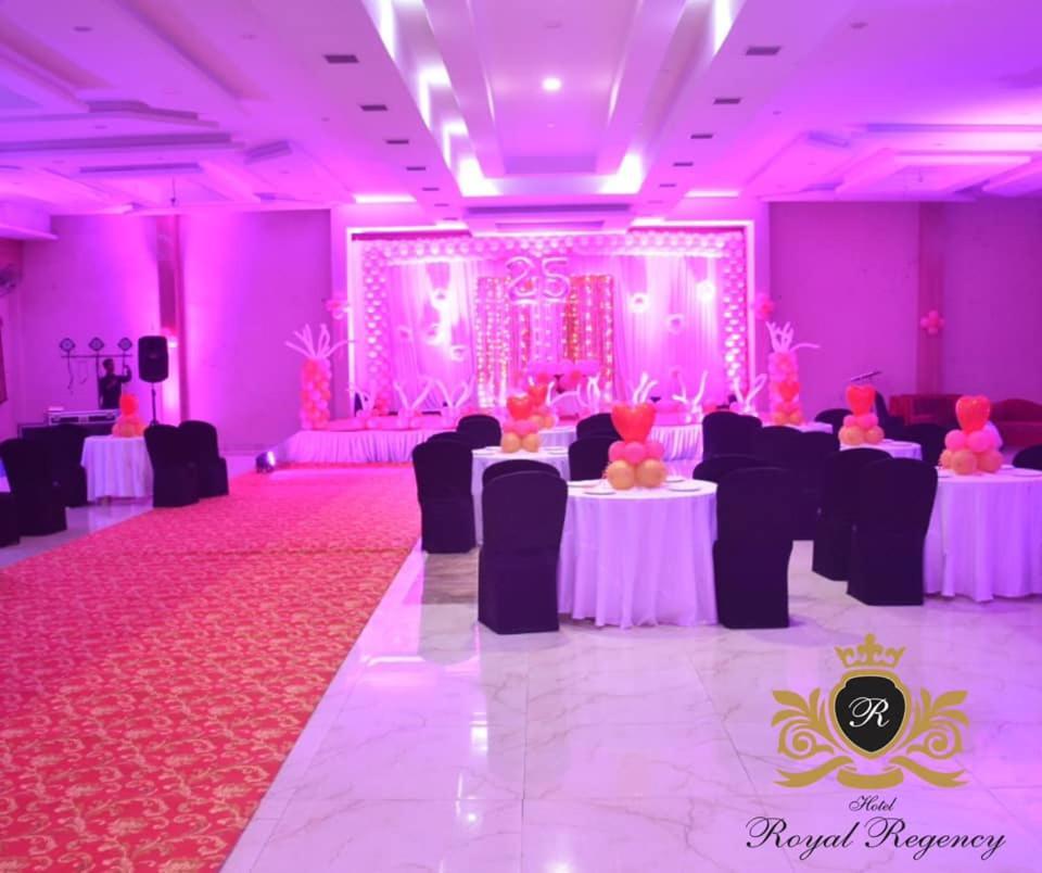 Hotel Royal Regency Bori  Bagian luar foto