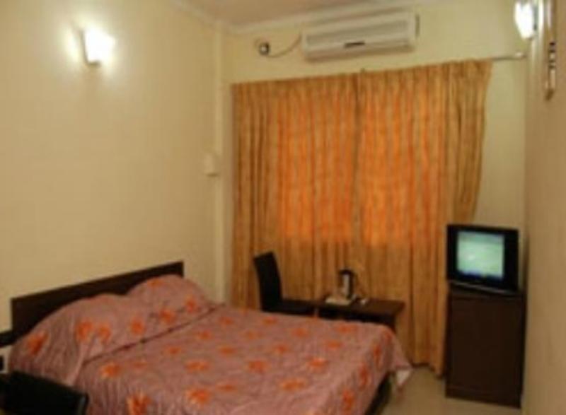 Hotel Royal Regency Bori  Bagian luar foto