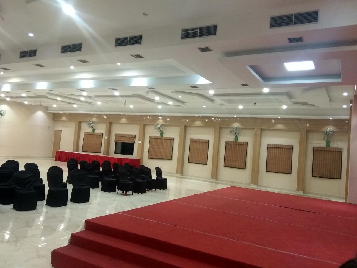 Hotel Royal Regency Bori  Bagian luar foto