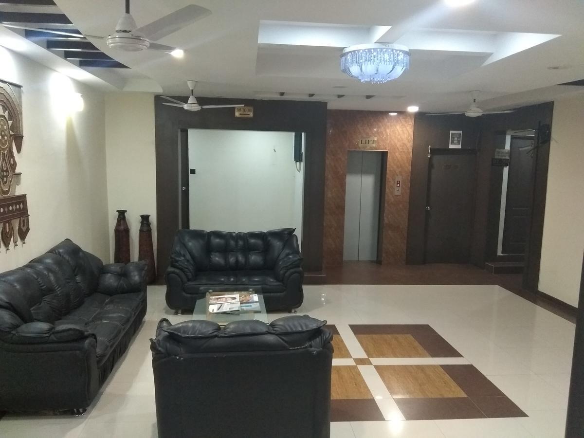 Hotel Royal Regency Bori  Bagian luar foto
