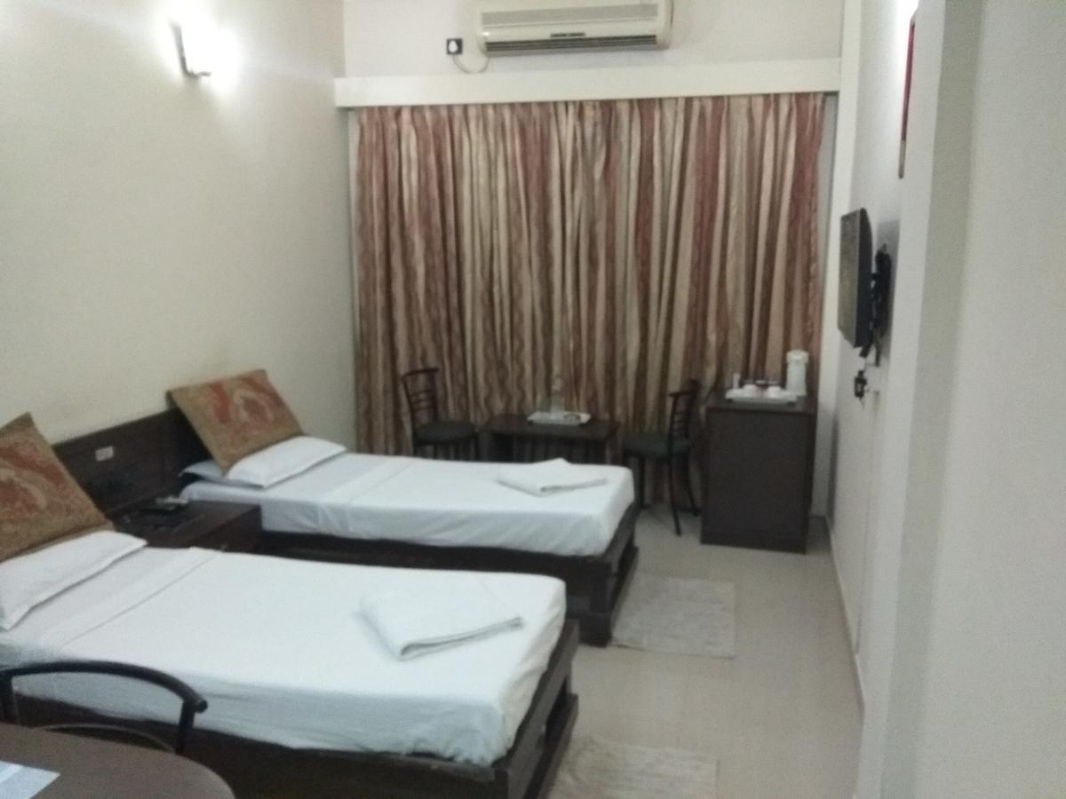 Hotel Royal Regency Bori  Bagian luar foto