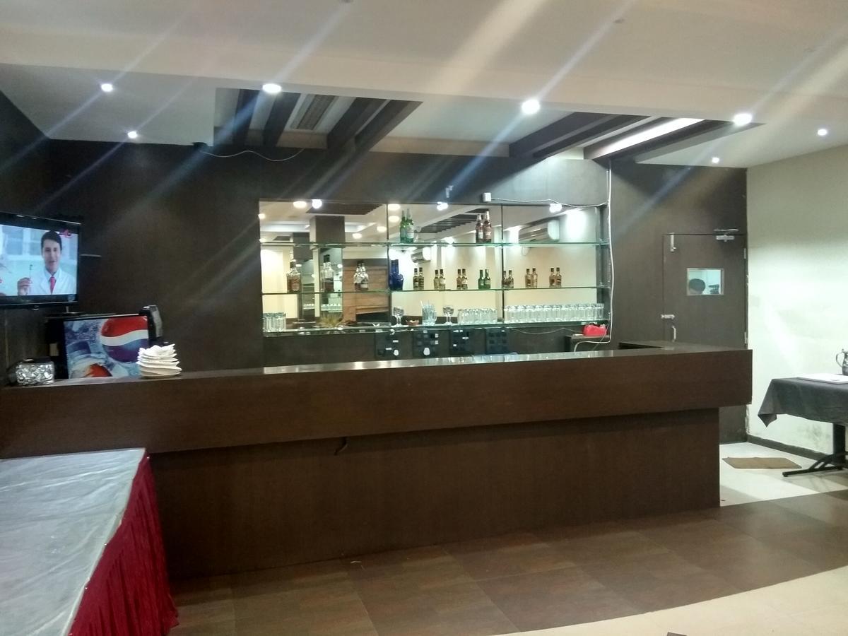 Hotel Royal Regency Bori  Bagian luar foto