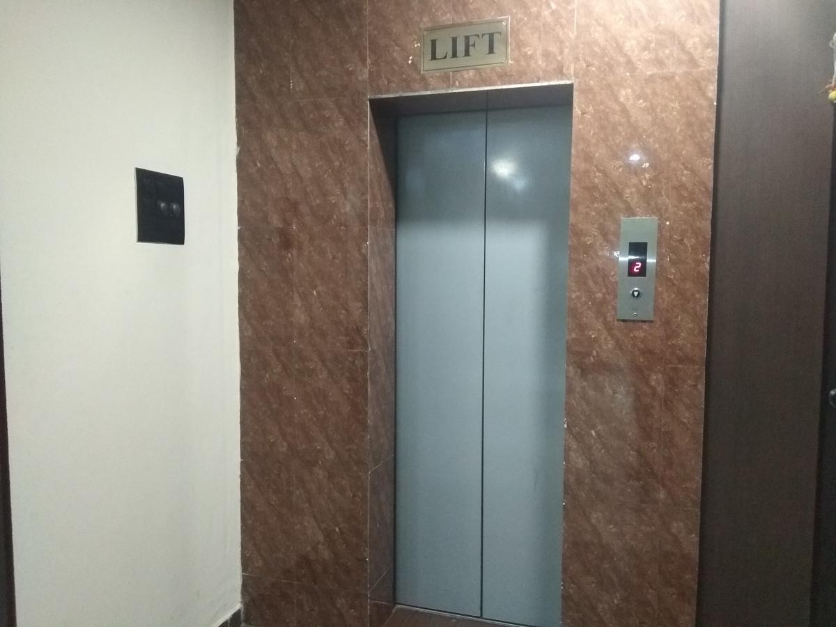 Hotel Royal Regency Bori  Bagian luar foto