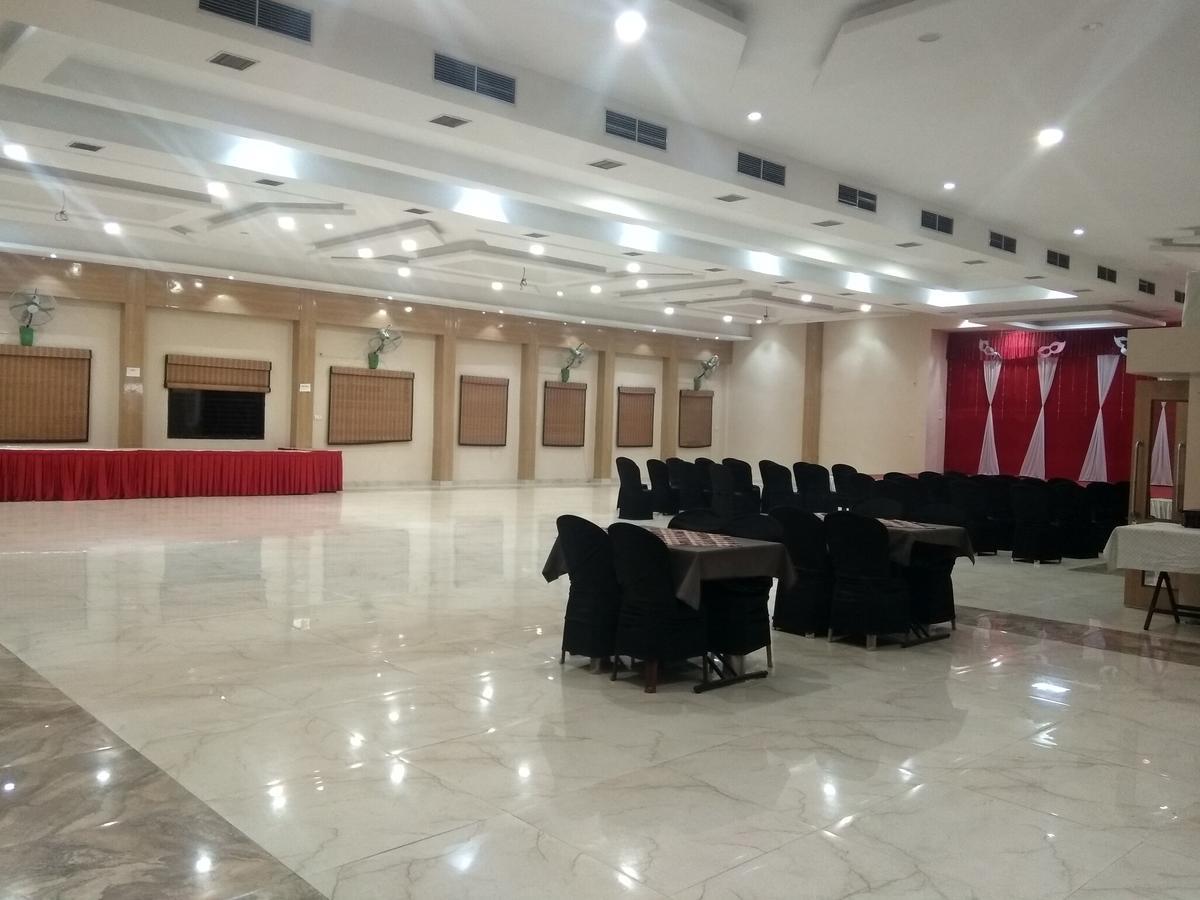 Hotel Royal Regency Bori  Bagian luar foto