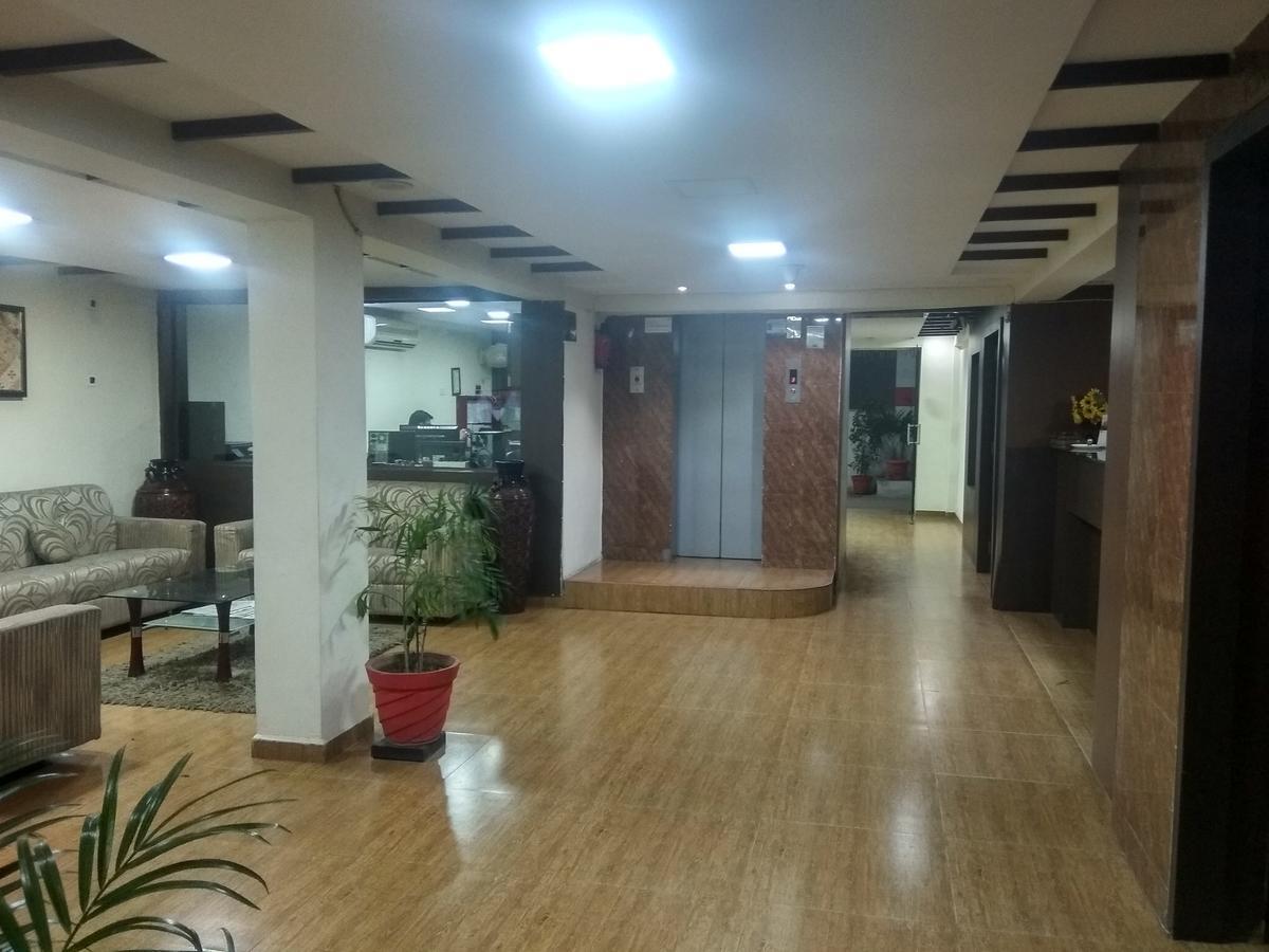 Hotel Royal Regency Bori  Bagian luar foto