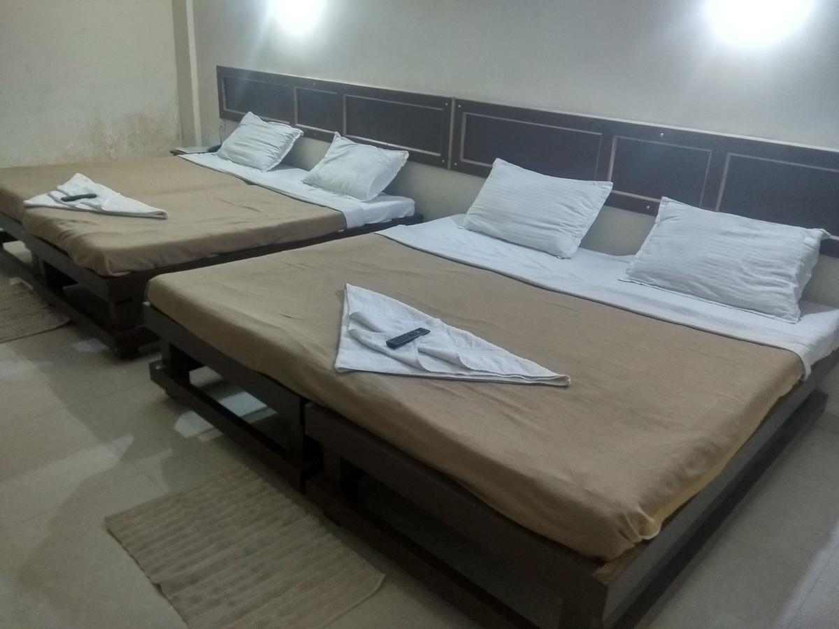 Hotel Royal Regency Bori  Bagian luar foto
