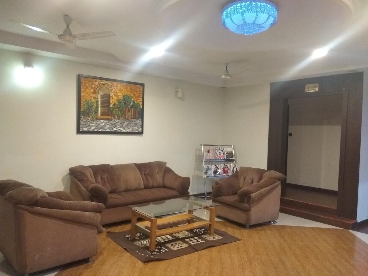 Hotel Royal Regency Bori  Bagian luar foto